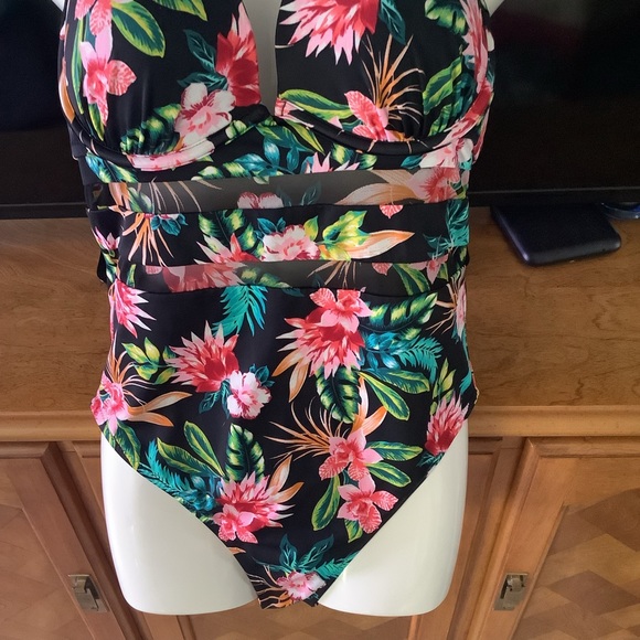 Shade & Shore one piece swimsuit black floral 36C 10/12 NWOT ties back box 1,000 - Picture 7 of 16